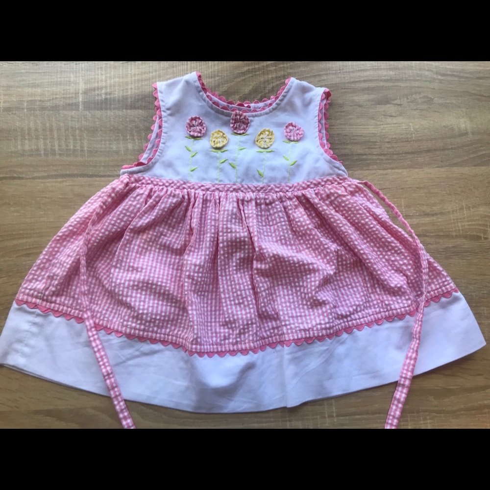 Cute pink and white Samara dress!